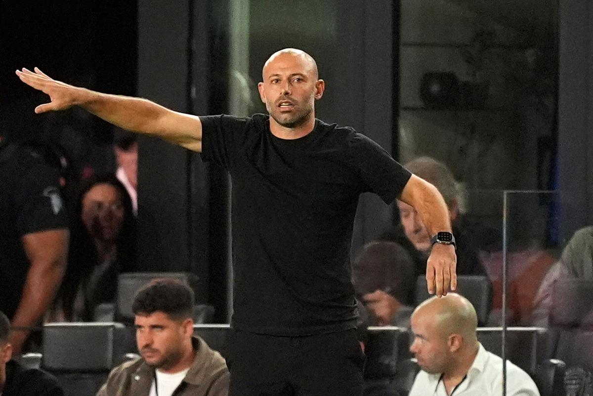 Inter Miami head coach Javier Mascherano gestures to his players from the sideline during the first half of an MLS Eastern Conference final soccer match against New York City FC, Saturday, Nov. 29, 2025, in Fort Lauderdale, Fla. (AP Photo/Rebecca Blackwell)