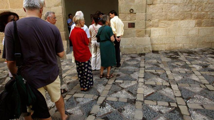 Cola en la entrada del Museo Picasso.