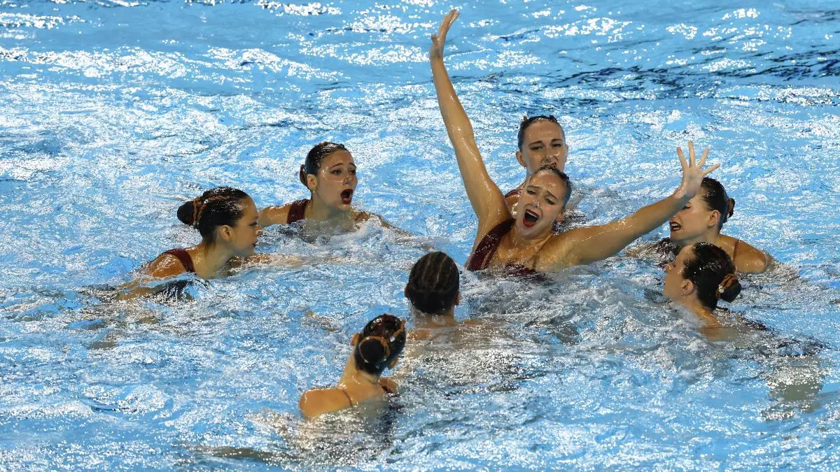 España se cuelga el bronce en la final de la rutina libre por equipos