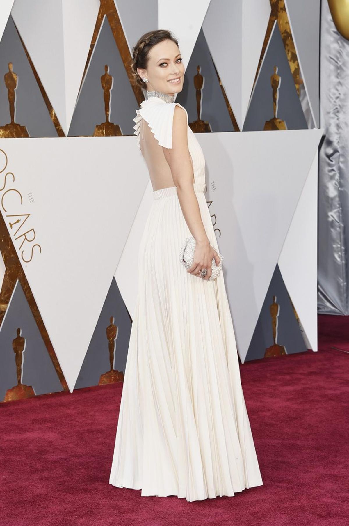Premios Oscar 2016: Olivia Wilde luce impresionante escote en la espalda de Valentino
