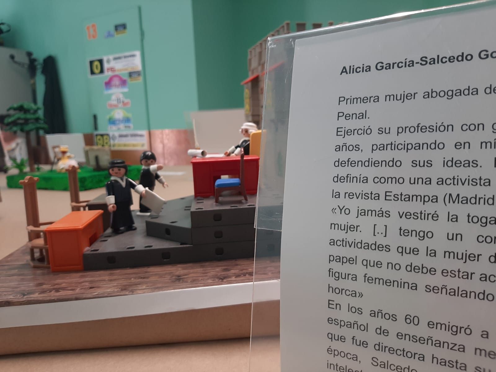 Carbayín homenajea a las mujeres asturianas con Playmobil: así es la muestra que se puede visitar hasta el domingo