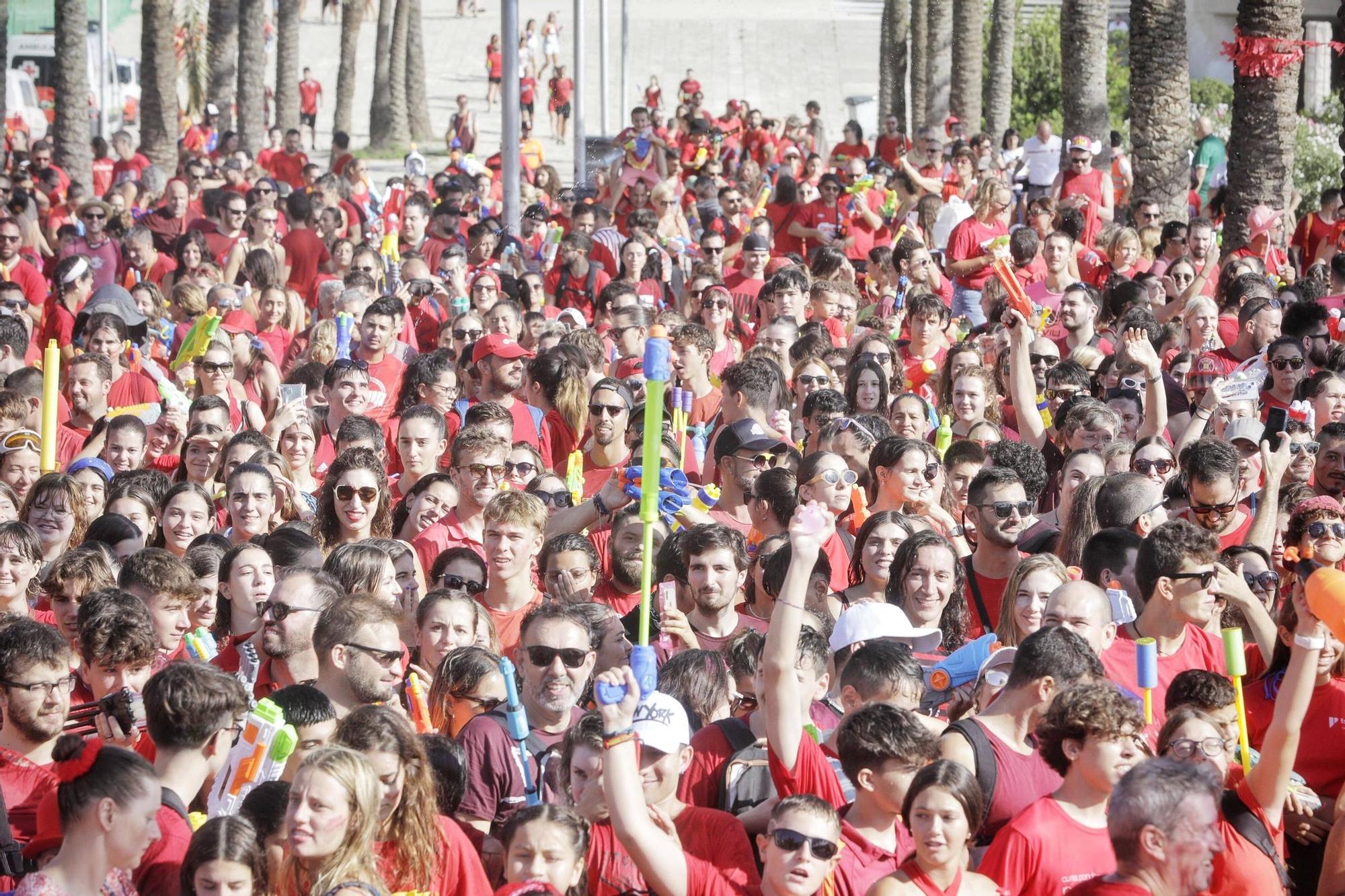 Búscate en la batalla de agua de Canamunt y Canavall