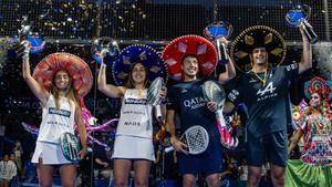 Los campeones de Acapulco con sus trofeos