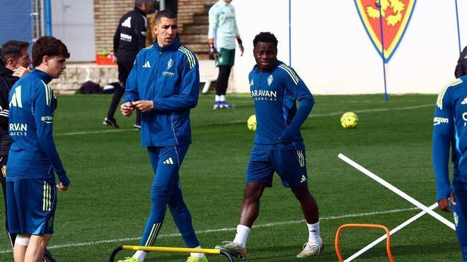 Sellés recupera efectivos, hasta seis novedades en el entrenamiento del Real Zaragoza