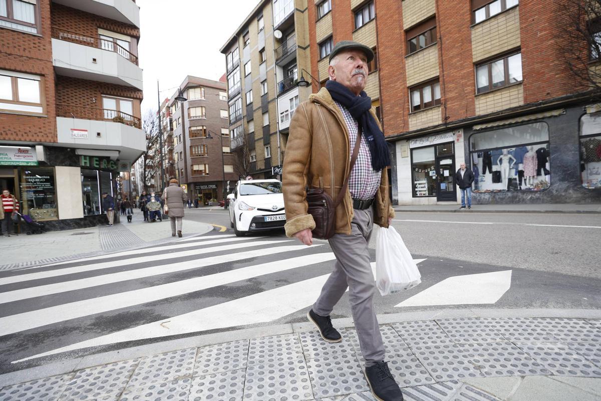 Vecinos de El Llano valoran la renovación de los pasos de peatones en la avenida Schulz, con luces y sombras: “Las obras no son un plato de gusto, pero una vez hechas, se nota la mejora”