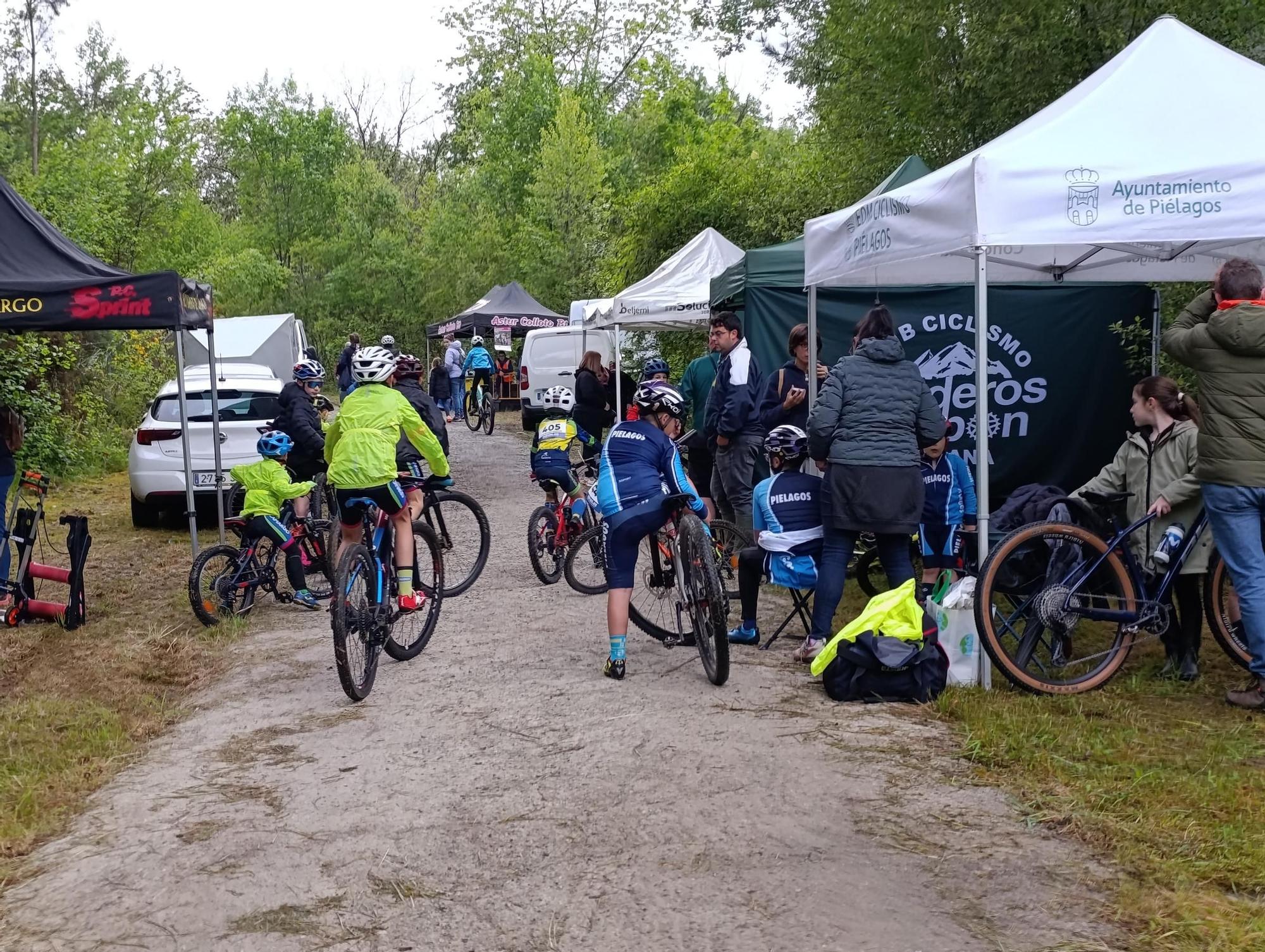 Las jóvenes promesas del ciclismo pedalean en Santa Marina, Siero