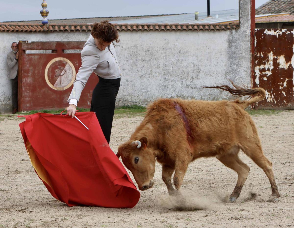 El novillero Borja Escudero estrena apoderado