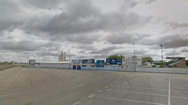Vista exterior del campo de fútbol «Luciano Rubio» de Benavente. | J. A. G.