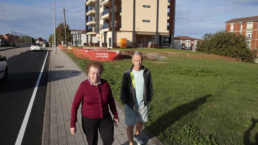 Ceares festeja jugar y estacionar mejor con el compromiso del Ayuntamiento para el plan del parque y el aparcamiento en La Tejerona