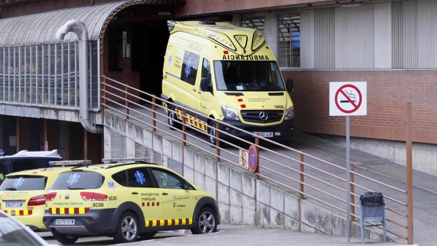 Ambulàncies al Trueta, en una imatge d&#039;arxiu.