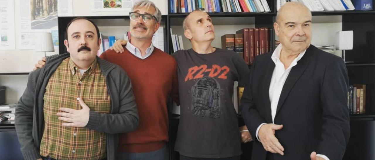 Carlos Areces, Adrià Collado, David Marqués y Antonio Resines en el rodaje de &#039;El Club del Paro&#039;.