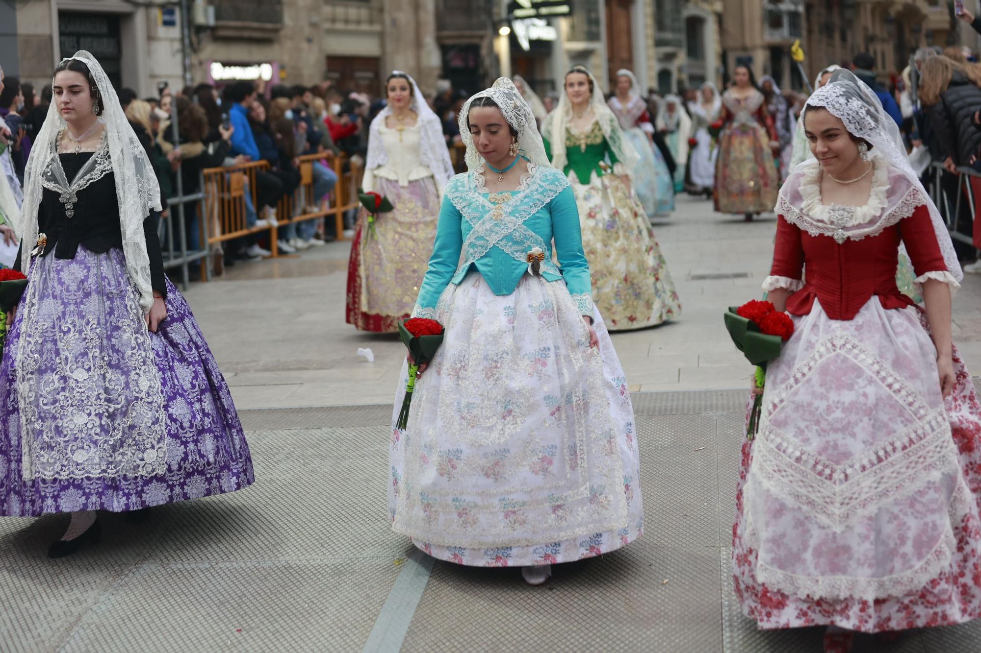 Búscate en el segundo día de ofrenda por la calle Quart (entre las 18:00 a las 19:00 horas)