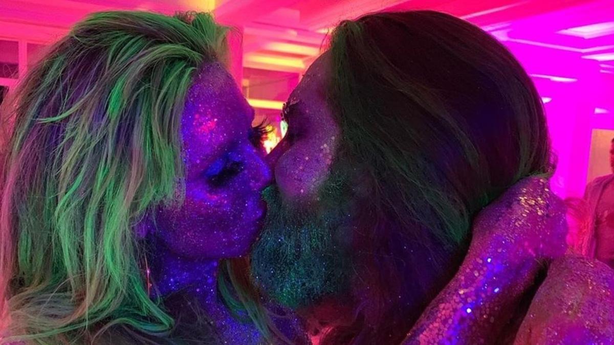 Heidi Klum se adelanta a Halloween con un 'look' brillante