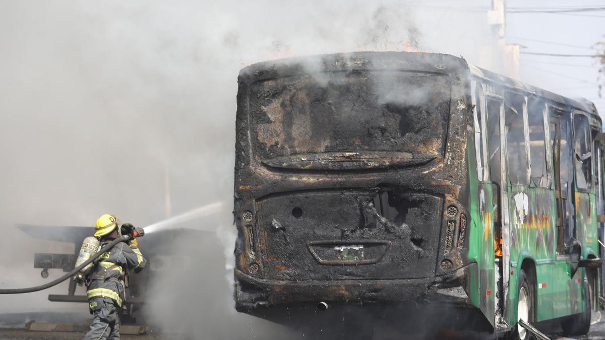 La violencia recorre México tras la muerte de El Mencho en operativo con ayuda de EE.UU.