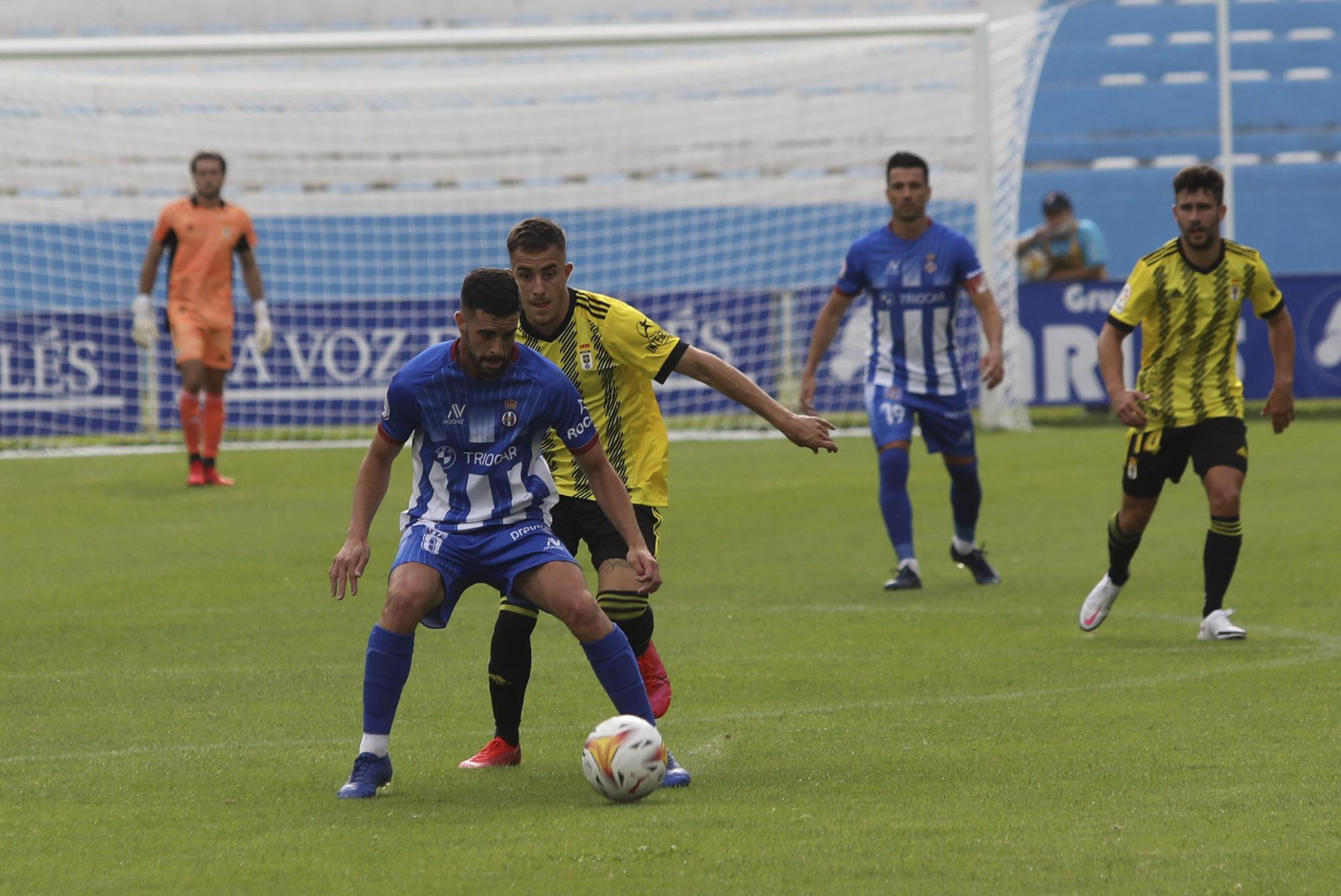 Las imágenes del partido del Oviedo contra el Avilés