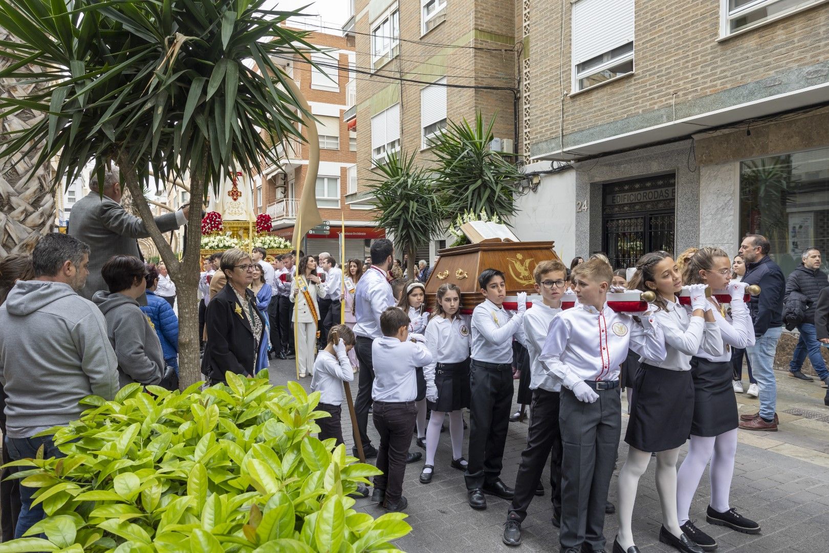 Bendición y procesión de Las Palmas en Torrevieja de Domingo de Ramos en la Semana Santa 2024