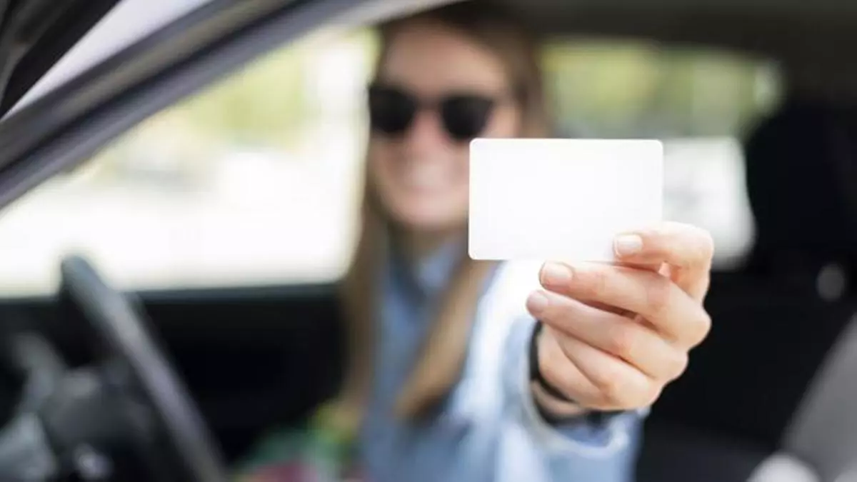 ¿Cuánto dura y cuántos fallos se pueden tener en el examen de conducir?