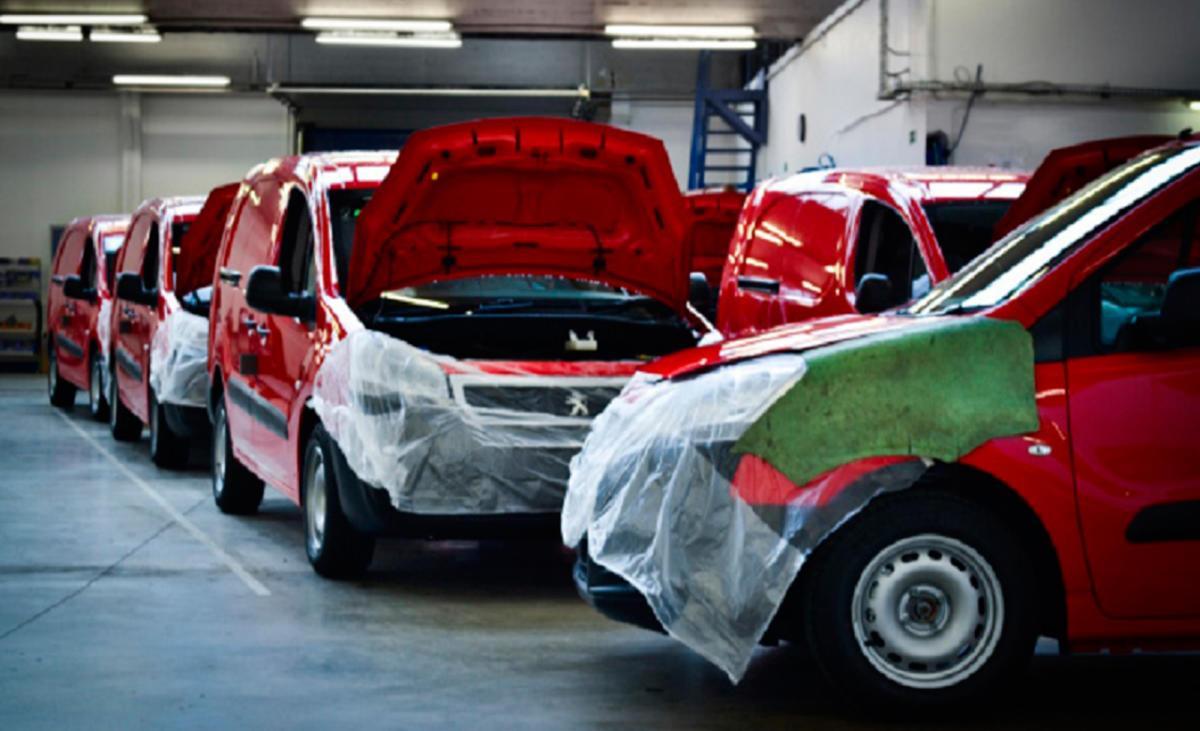 Modelos Partner fabricados por PSA-Vigo, en Dangel para su transformación a 4x4.