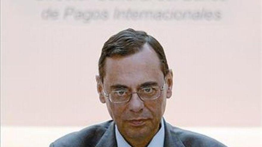 Caruana, exgobernador del Banco de España, culpa a los banqueros de la crisis