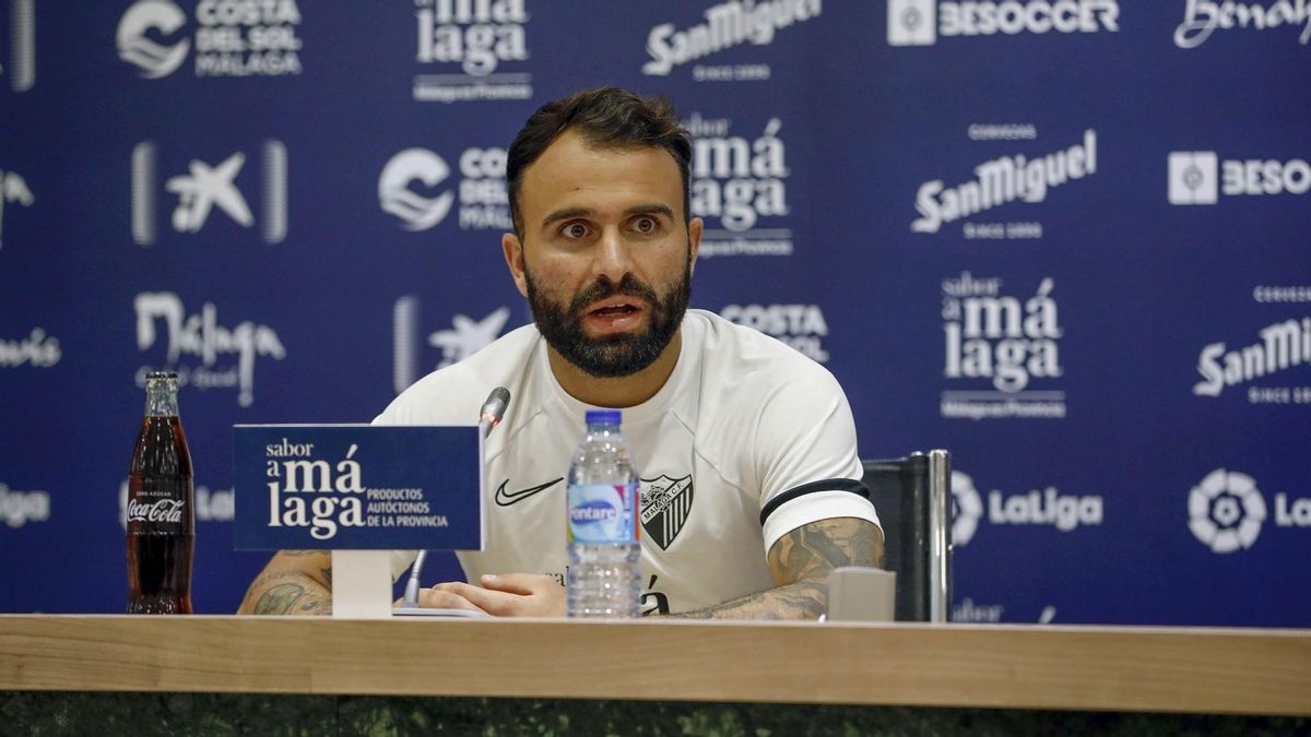 Jiménez, durante la rueda de prensa en La Rosaleda.