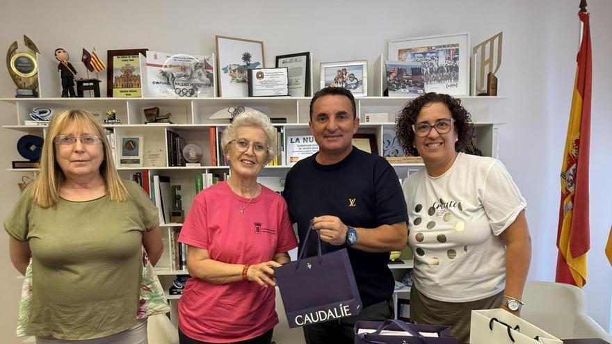 El profesorado voluntario de la Escuela de Adultos recibe un reconocimiento