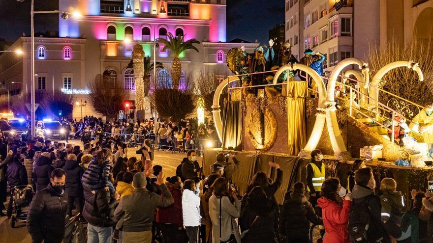 La ilusión vuelve a recorrer las calles de Badajoz en la Cabalgata de Reyes