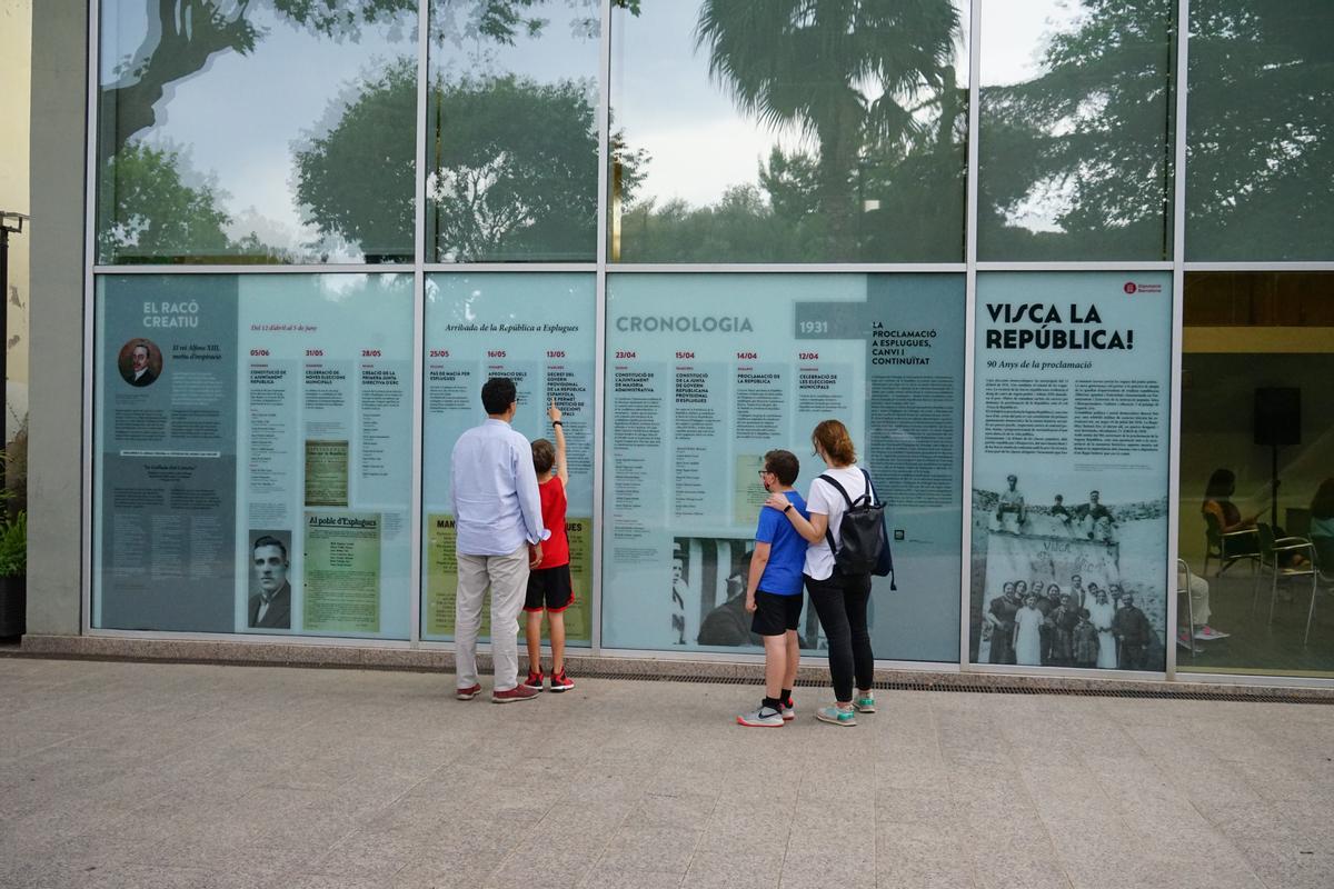 Esplugues presenta una exposició sobre la Segona República a la ciutat
