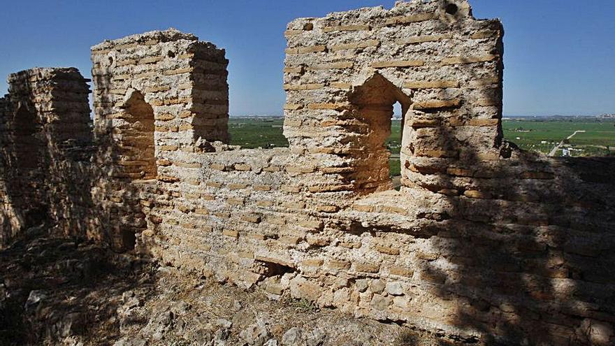 Detalle de unas almenas del castillo. | V. M. PASTOR