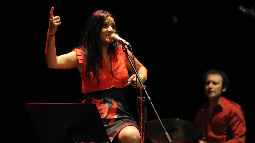 La cantante Guadi Galego, en un concierto. / J. Varela