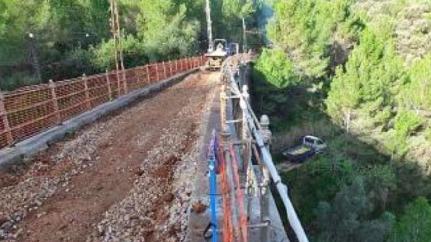 Sóller-Bahn: Gleisarbeiten in 20 Meter Höhe