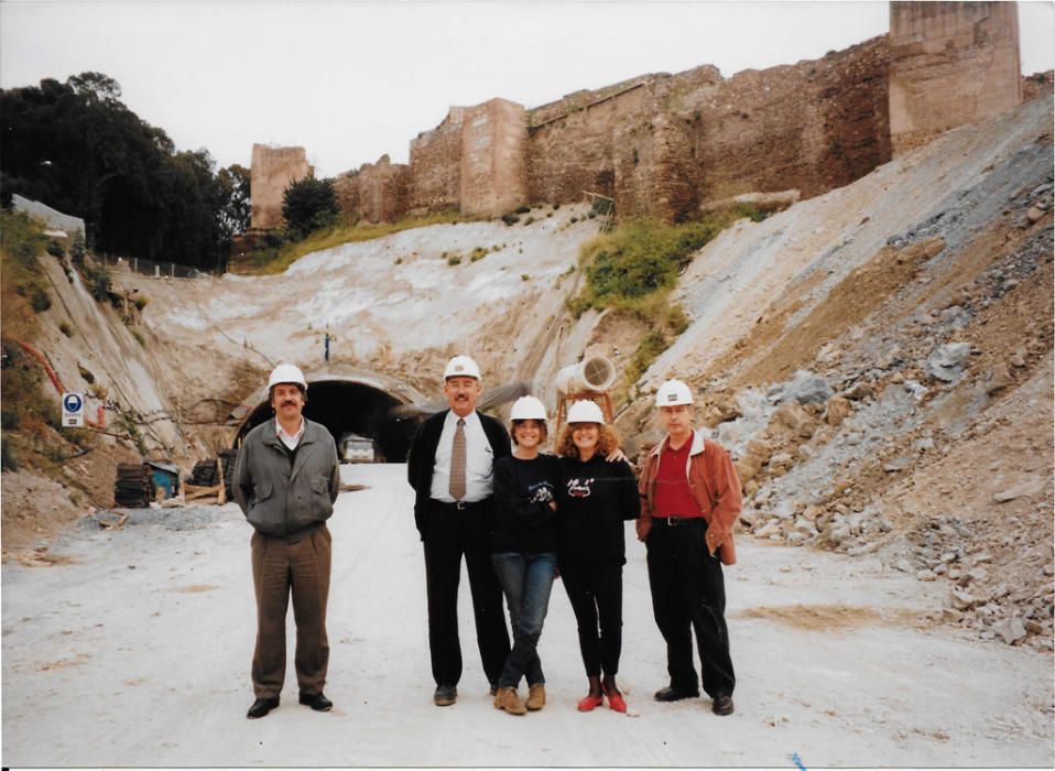 En 1999 se terminó el túnel de la Alcazaba, un proyecto del ingeniero técnico Manuel Olmedo, que codirigió las obras y consiguió que se ajustara casi al completo al presupuesto