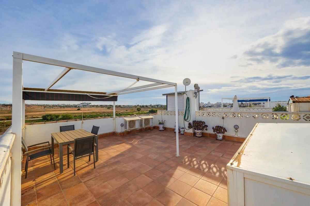 El apartamento a la venta en Torrevieja con solárium privado