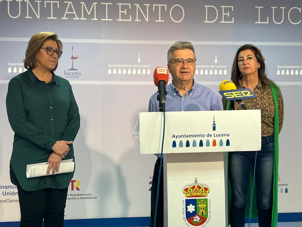 Charo Valverde, Antonio Palomino y Elisa Huertas, en la presentación de la Cátedra Verde.