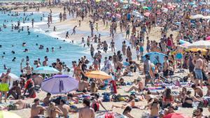 Barcelona 13/06/2020 Sociedad.Tancament acces platjes nova icaria per la quantitat de gent.AUTOR: MANU MITRU
