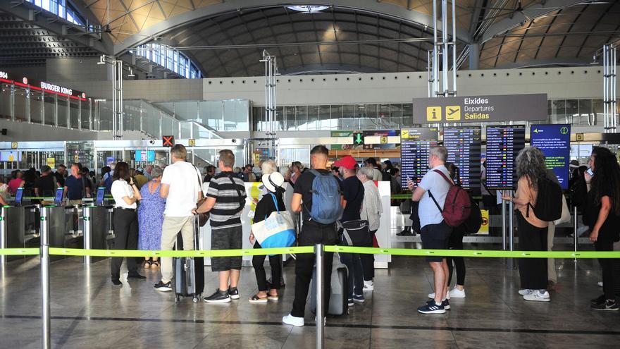 Los vigilantes de seguridad del aeropuerto de Alicante-Elche harán huelga en Semana Santa