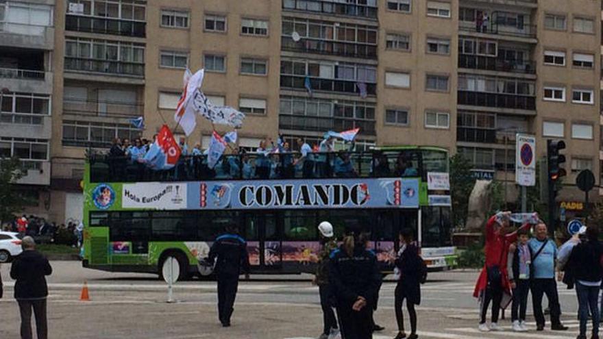 El autobús de Comando Celta. // J. Conde