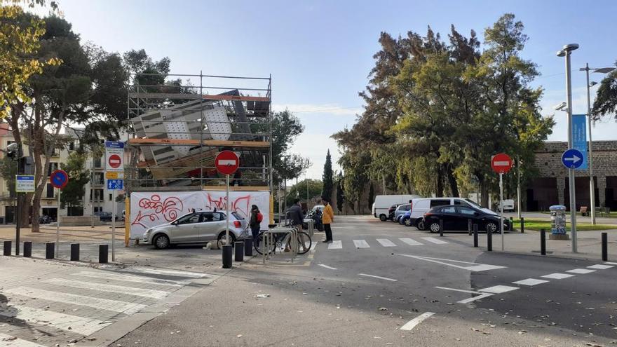 El acceso al Acire por la plaza Porta Santa Catalina tiene dos cÃ¡maras de vigilancia.