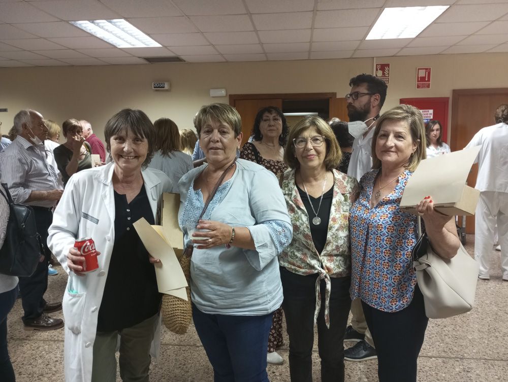 Homenaje al personal sanitario jubilado durante la pandemia en el Hospital de Sagunt