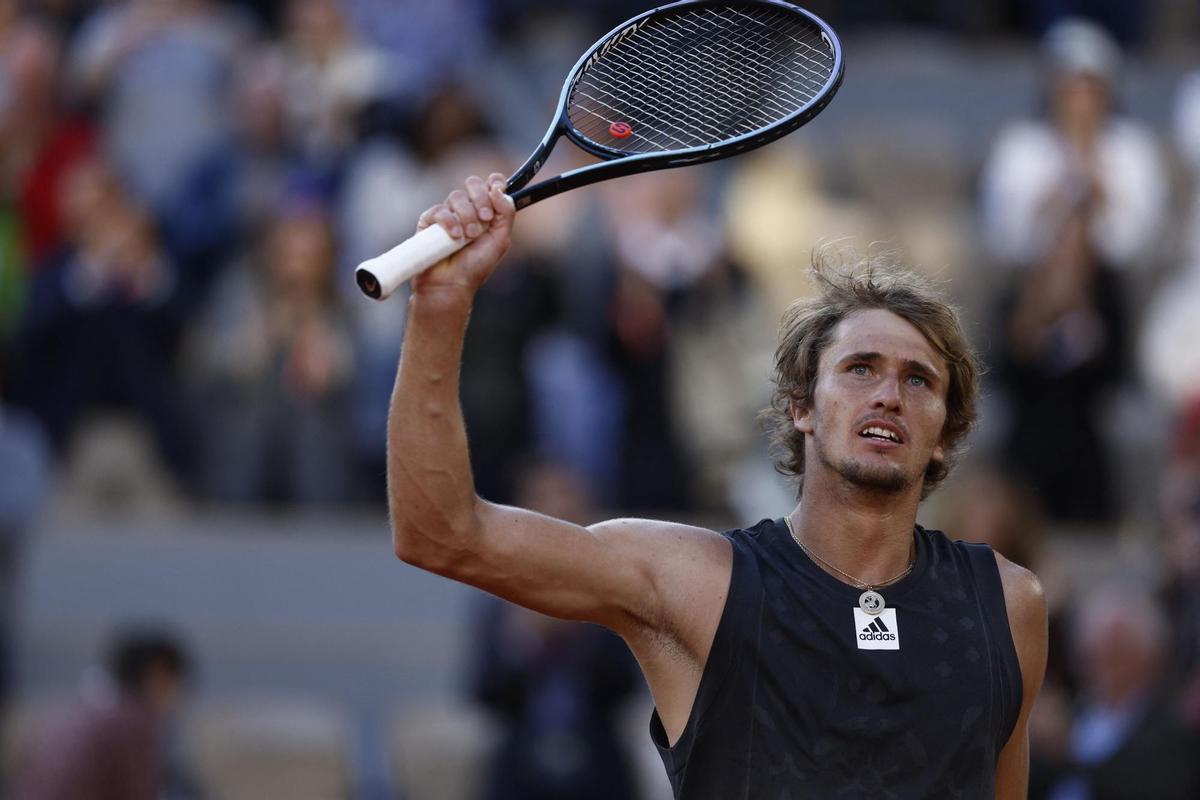 Zverev agradece al público su apoyo tras clasificarse para semifinales.