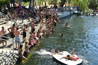 Fotogalería | Las imágenes de la macrofiesta ilegal en la Granja de este lunes