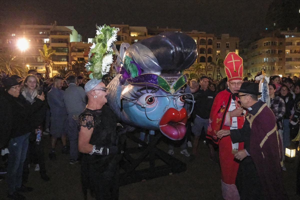 Entierro de la Sardina del Carnaval de Las Palmas de Gran Canaria Entierro de la Sardina del Carnaval de Las Palmas de Gran Canaria