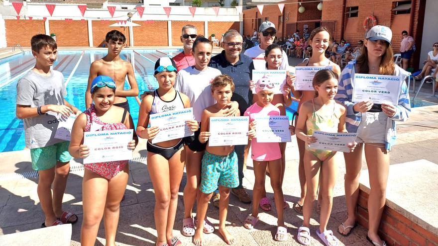 Finalizan en Tavernes los cursillos de natación