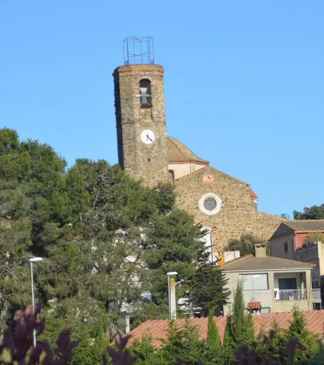 Garriguella, entre oliveres i ceps i la tramuntana