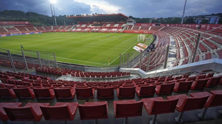 L’estadi de Montilivi, abans d’acollir un partit de Lliga sense públic a les seves graderies.  | MARC MARTÍ