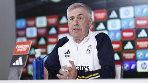 Carlo Ancelotti, entrenador del Real Madrid, comparece en rueda de prensa.