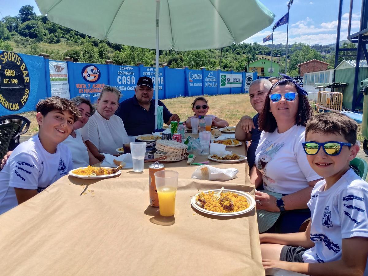 La exitosa fiesta del Club Deportivo Mosconia en Grado, en imágenes La exitosa fiesta del Club Deportivo Mosconia en Grado, en imágenes