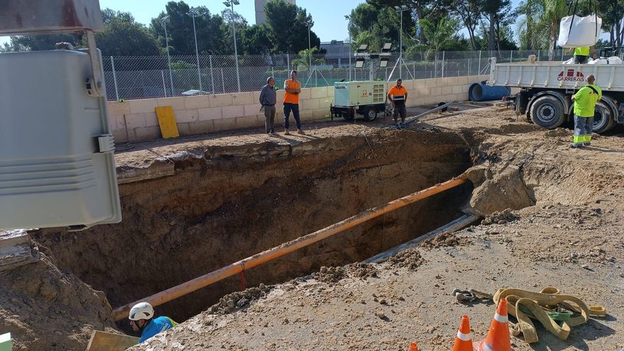 Reparan la avería en una tubería de agua de la arteria de Ponent de Palma