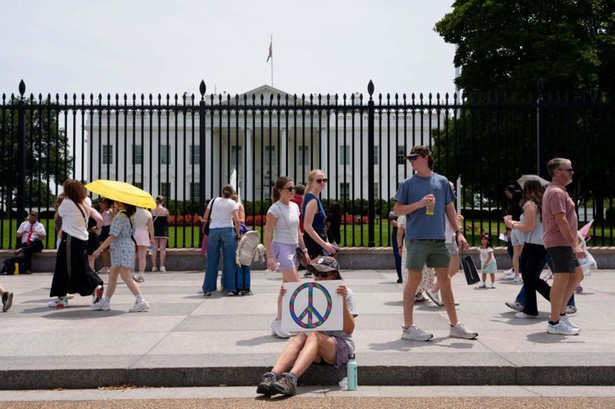 Protestas contra la guerra en Irán frente a la Casa Blanca