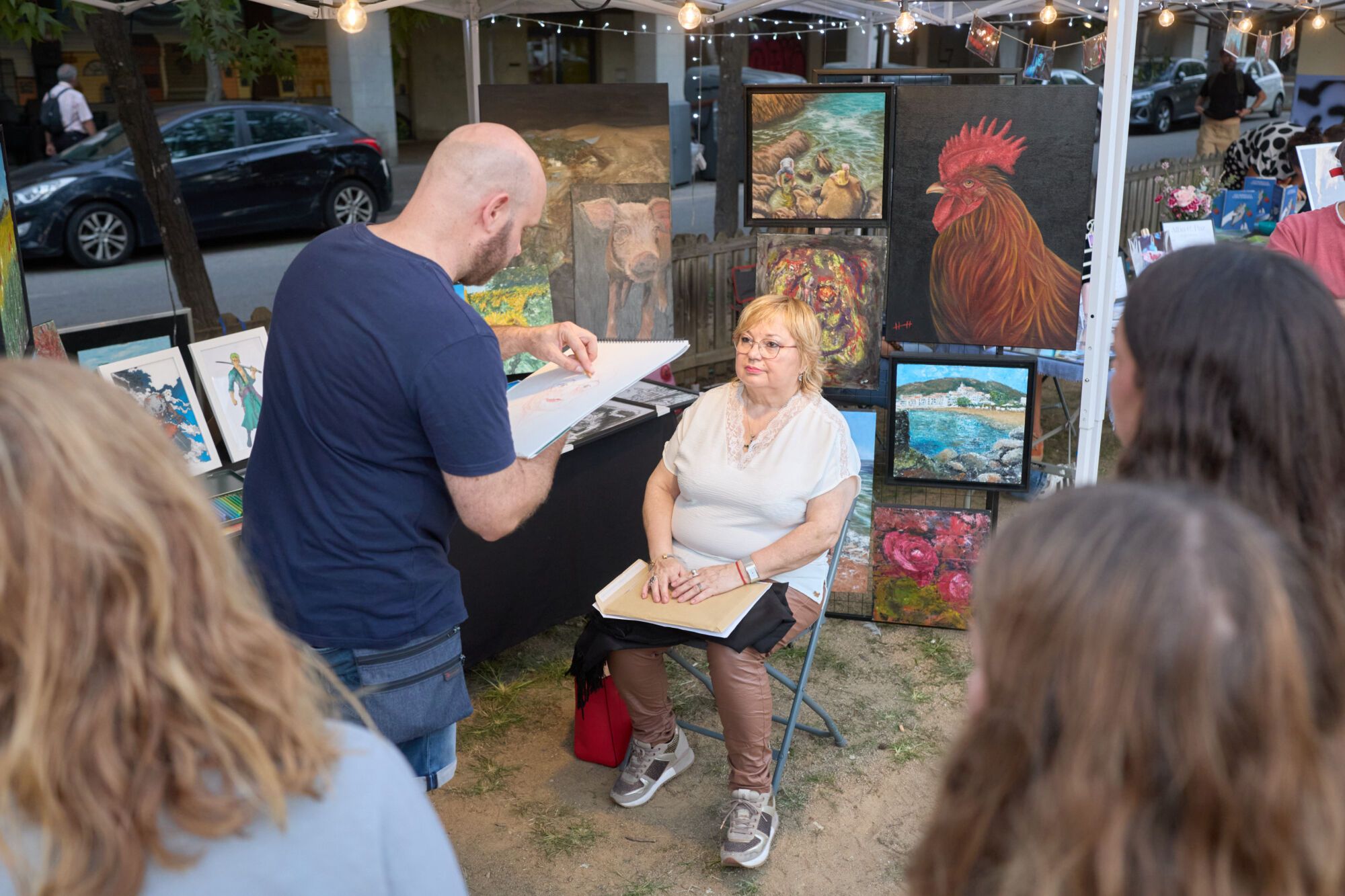 Fira La Mosquitera amb mostres d'artistes emergents, actuacions musicals i espectacles de màgia i foc.