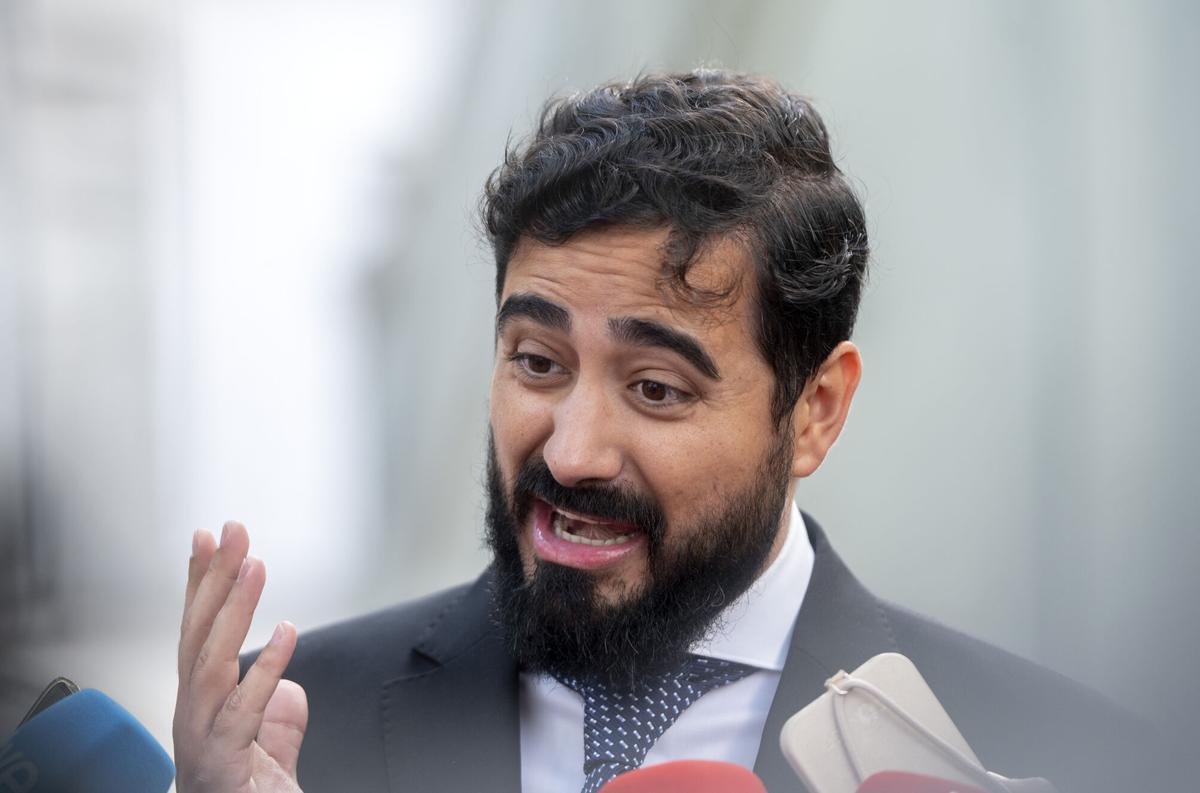 El eurodiputado y líder de Se Acabó La Fiesta (SALF), Luis 'Alvise' Pérez, a su llegada al Tribunal Supremo, a 5 de junio de 2025, en Madrid (España). Alvise está citado para prestar declaración voluntaria ante el Tribunal Supremo (TS), en el marco de una de las tres causas que tiene abierta: aquella en la que se le acusa de haber difundido una PCR falsa del que fuera ministro de Sanidad y ahora presidente de la Generalitat de Cataluña, Salvador Illa. 06 JUNIO 2025 Alberto Ortega / Europa Press 06/06/2025. ALVISE PÉREZ;Alberto Ortega